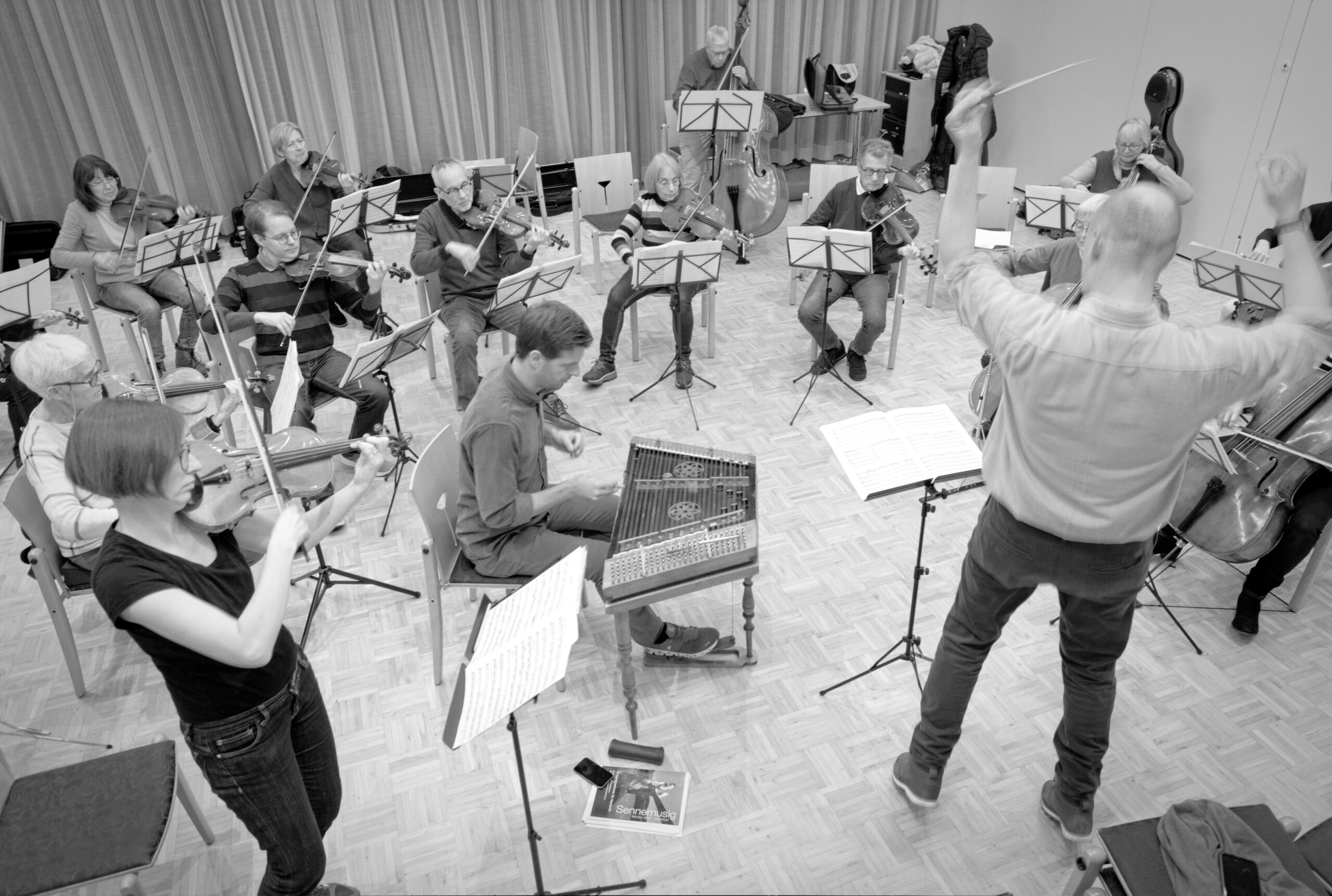 Orchesterprobe vom16.1.23 mit Nicolas Senn am Hackbrett